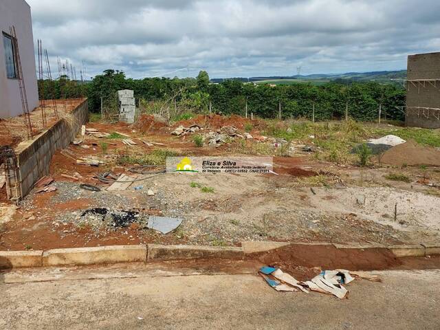 #927 - Terreno para Venda em Nova Resende - MG