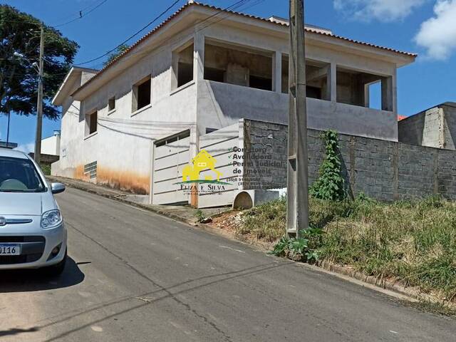 #1046 - Casa para Venda em Nova Resende - MG