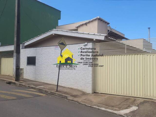#1065 - Sobrado para Venda em Nova Resende - MG - 3
