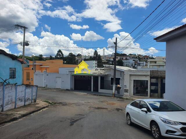 #1075 - Casa para Venda em Nova Resende - MG - 2