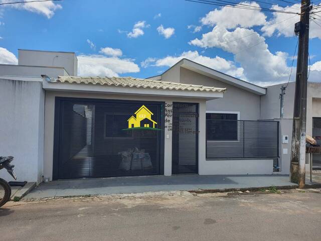 #1075 - Casa para Venda em Nova Resende - MG - 1