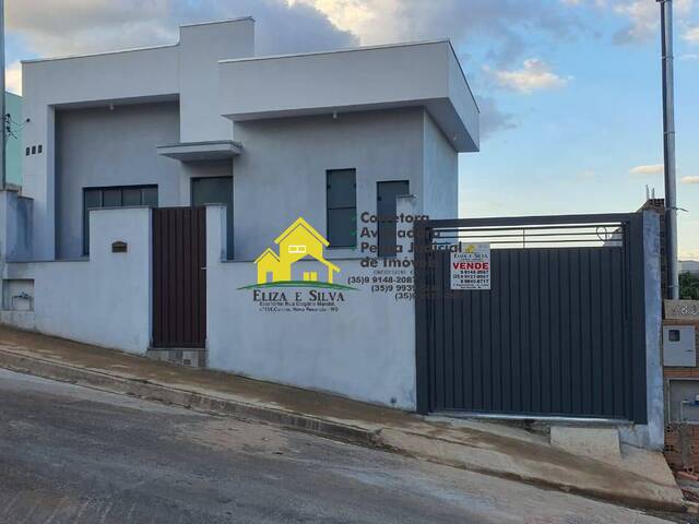 #1080 - Casa para Venda em Nova Resende - MG - 2