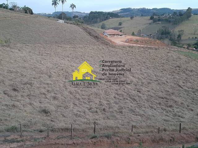 #1129 - Casa para Venda em Juruaia - MG - 2